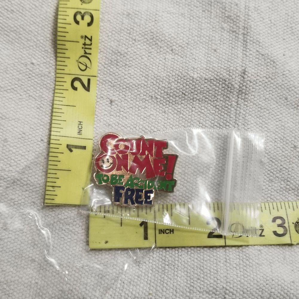 Walmart Count on Me to be Accident Free vintage Lapel Pin 74
